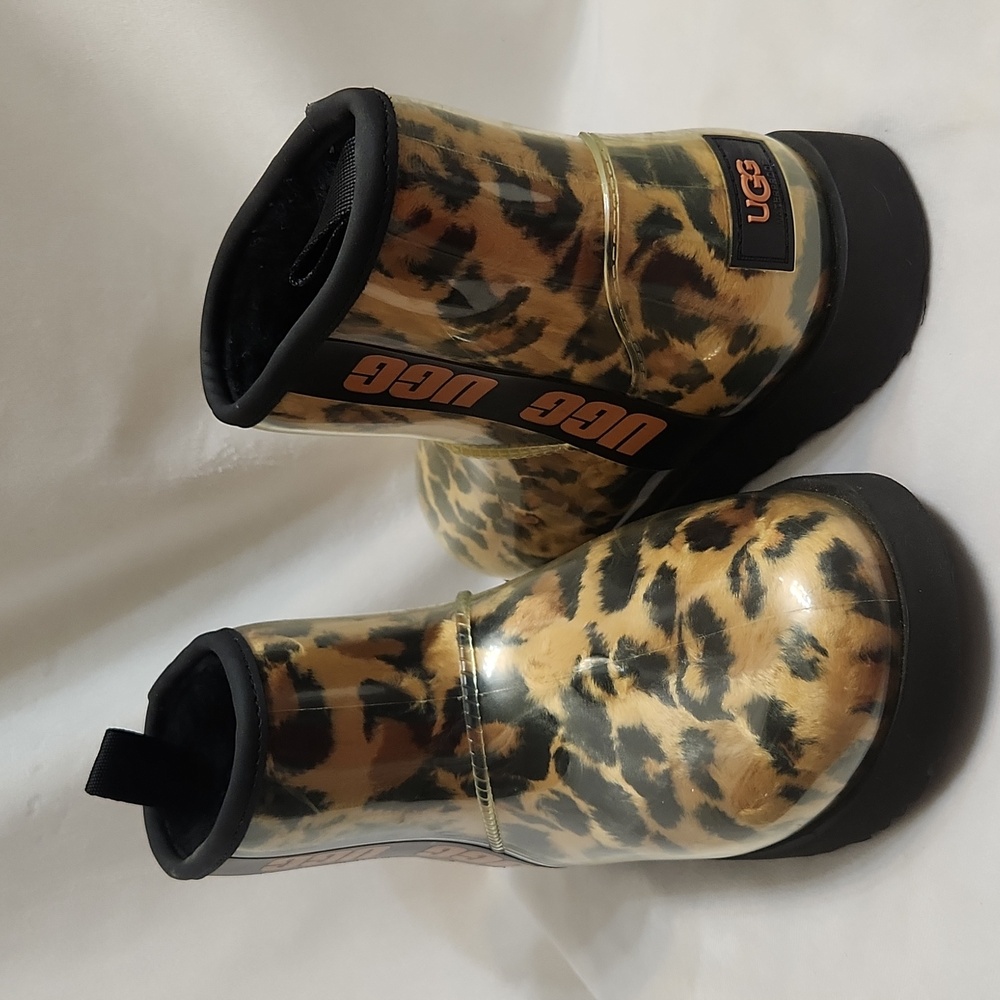UGG Classic Clear Mini Panther Animal Print Cozy Short Boots (W Size 7)